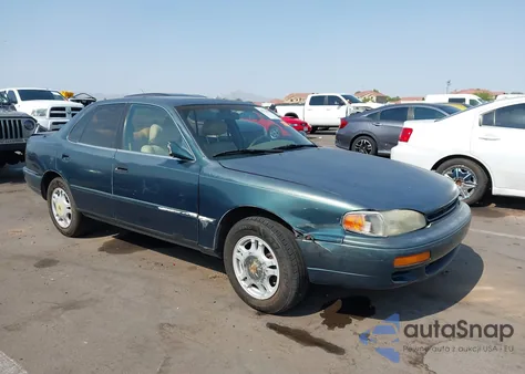 1996 Toyota Camry Le/Xle/Se из США, поврежденный, VIN JT2BF12K0T0176314